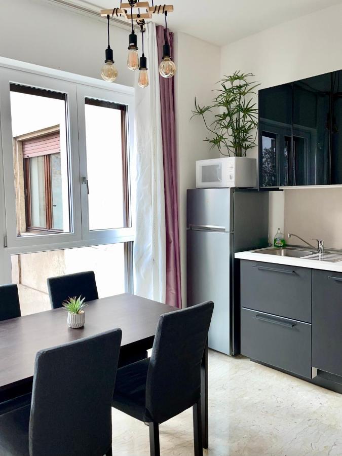 The White House, Modern Apartment In Center Milano Eksteriør billede