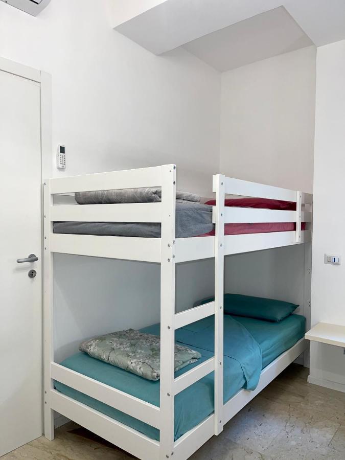 The White House, Modern Apartment In Center Milano Eksteriør billede