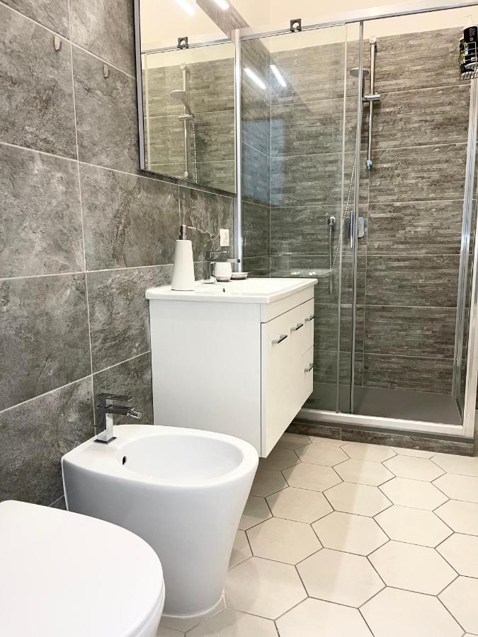 The White House, Modern Apartment In Center Milano Eksteriør billede