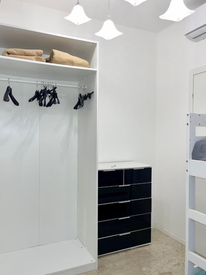 The White House, Modern Apartment In Center Milano Eksteriør billede